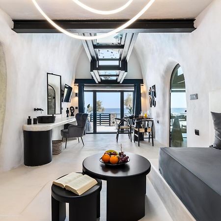 Neoma Luxury Suites Karterados  Exteriör bild