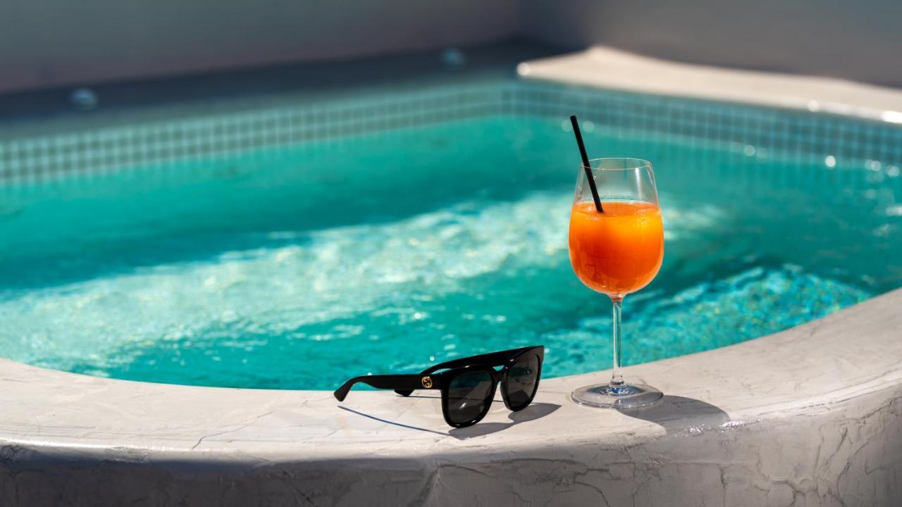 Neoma Luxury Suites Karterados  Exteriör bild