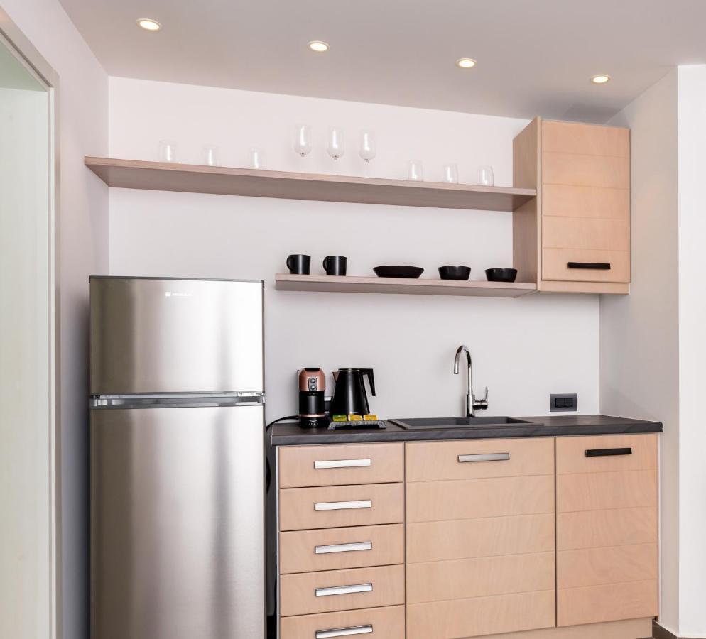 Neoma Luxury Suites Karterados  Exteriör bild