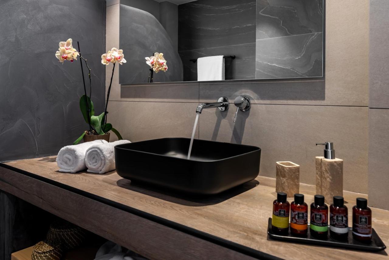 Neoma Luxury Suites Karterados  Exteriör bild