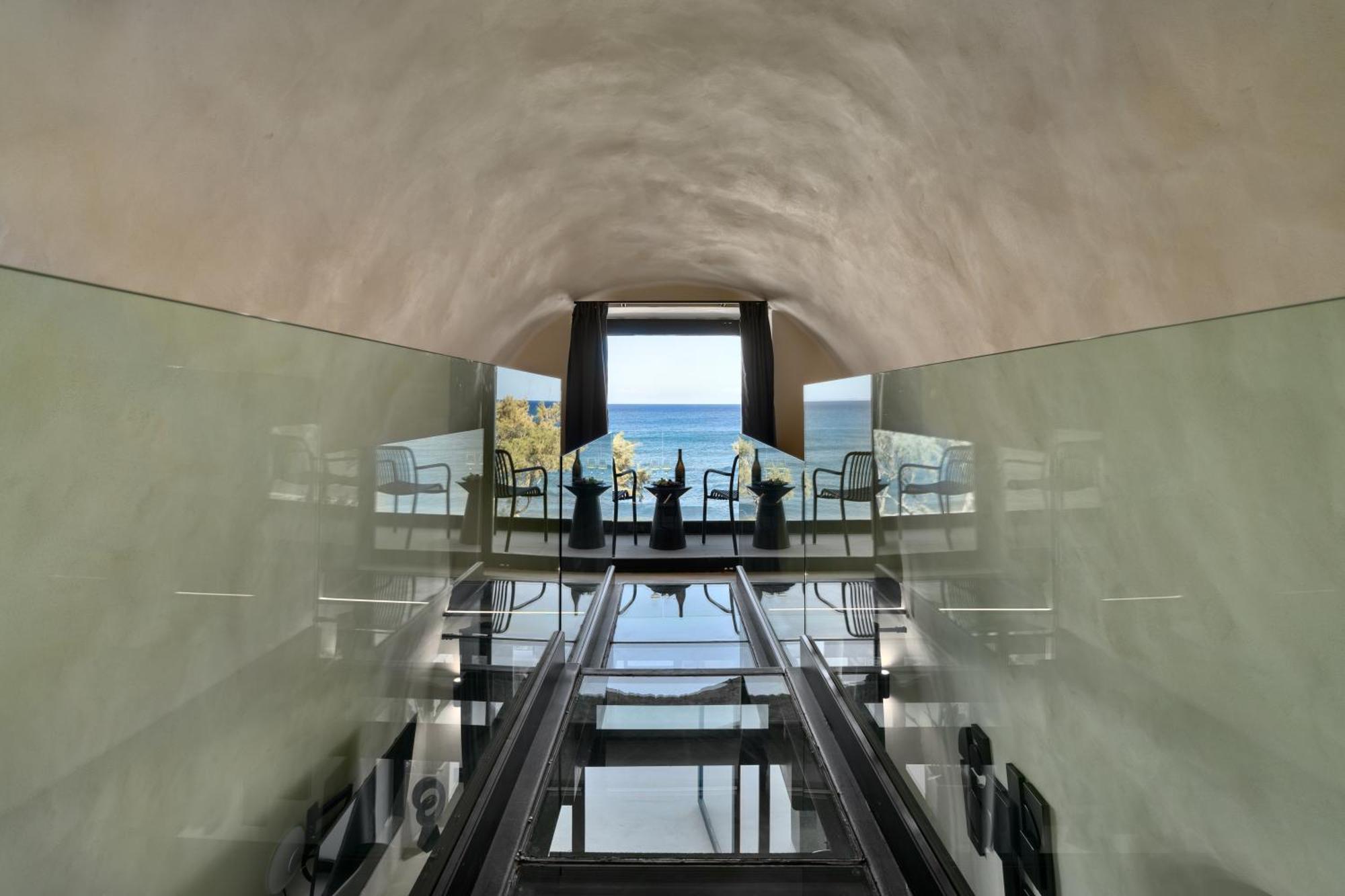 Neoma Luxury Suites Karterados  Exteriör bild